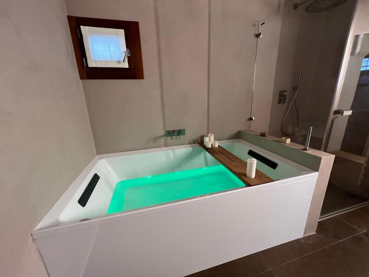 Venice Luxury Suite - Private Jacuzzi And Design Exterior photo